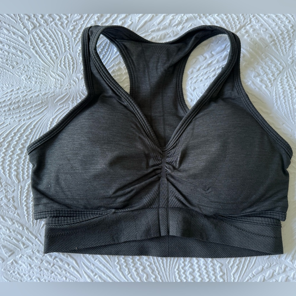 Alphalete Sports Bra Seamless Racerback Design - Stratus Bra - Shadow - NWT